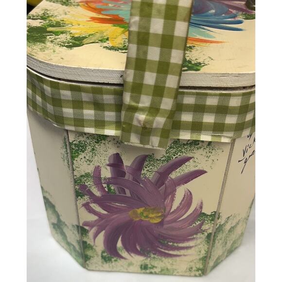 Vintage Vicki Jean wood purse Box. Hand Painted Flowers - Signed - Picture 4 of 16